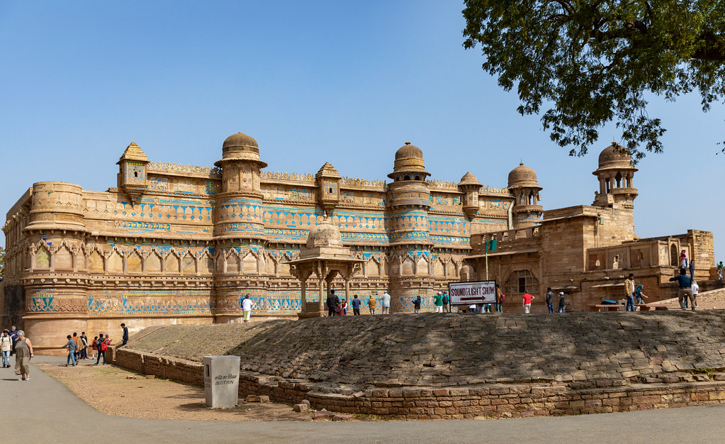How to reach Gwalior Where is Gwalior located